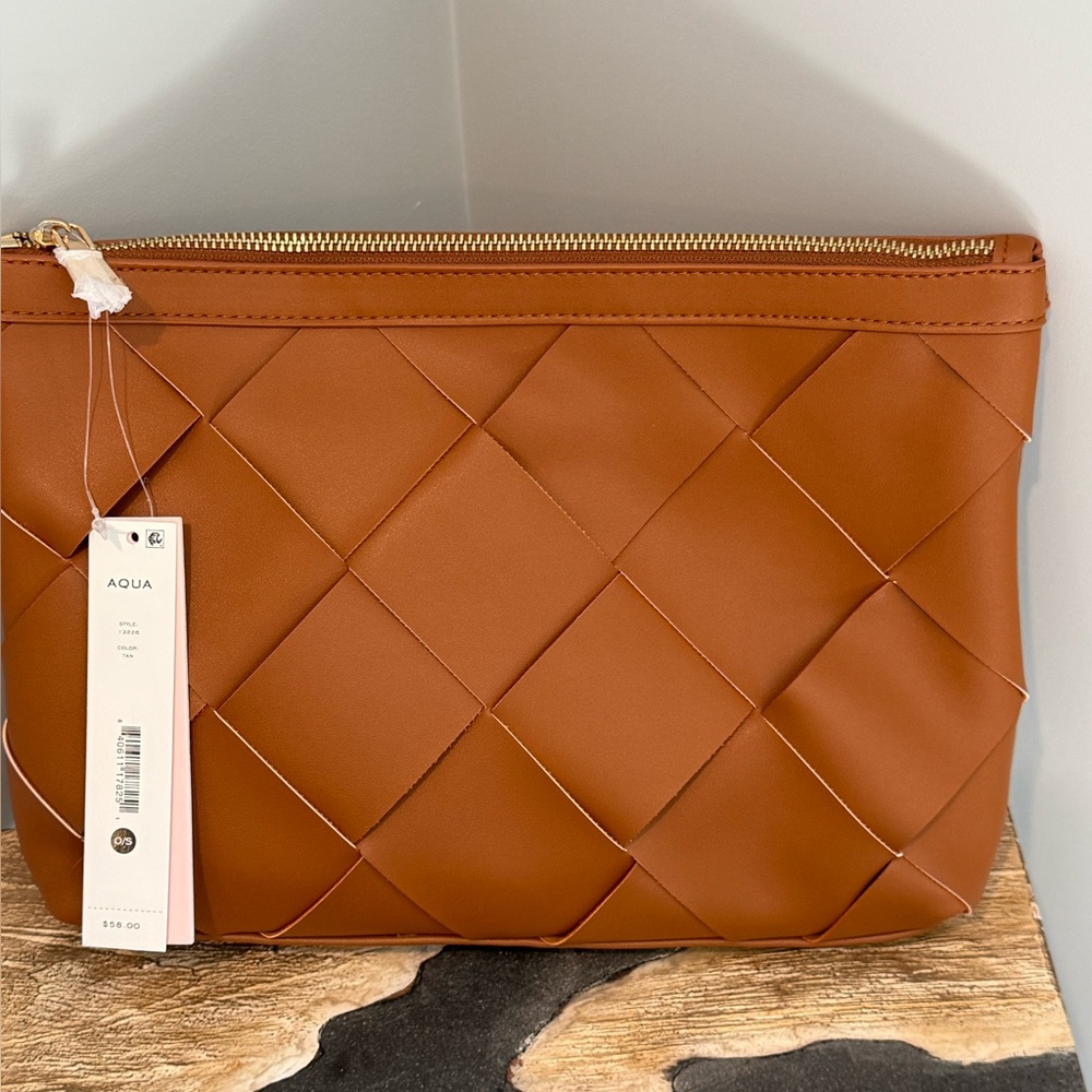 AQUA CLUTCH
